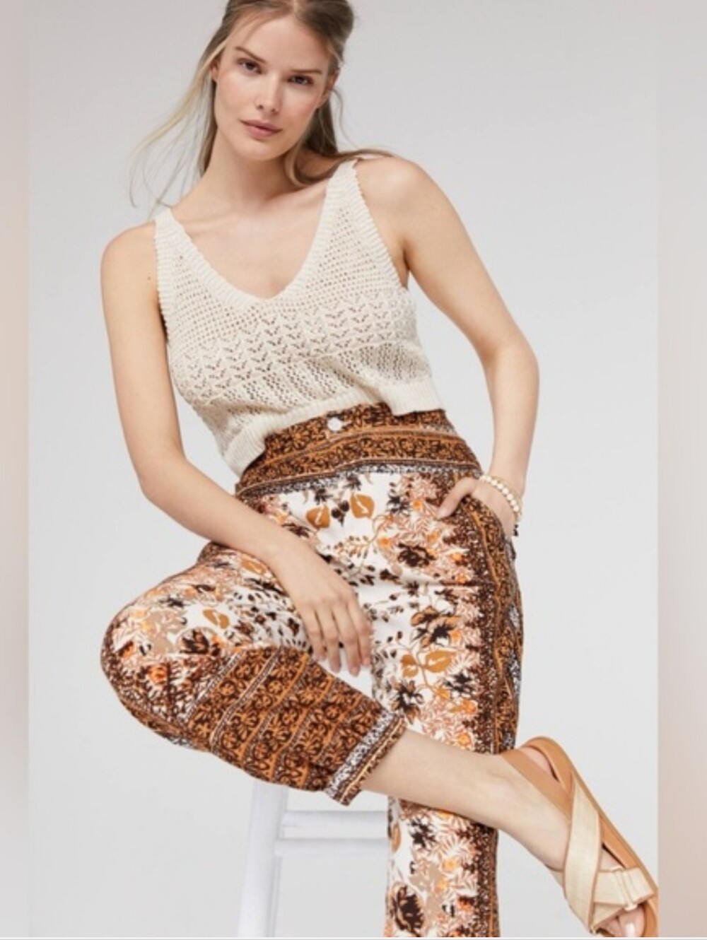 Anthropologie ✨️ Women's Cream and Brown Boho Floral Joggers Pants Size 2 - Picture 3 of 11